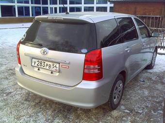 2004 Toyota Wish Pictures