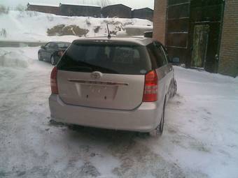 2004 Toyota Wish Photos