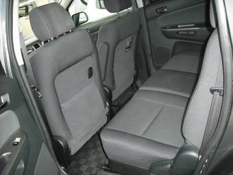 2004 Toyota Wish Photos