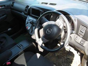 2004 Toyota Wish Pictures