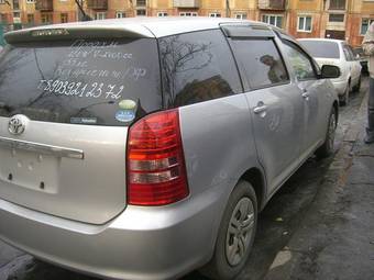 2004 Toyota Wish Images