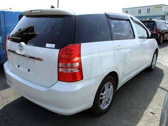 2004 Toyota Wish Photos
