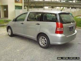 2004 Toyota Wish Photos