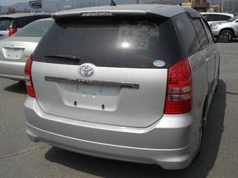 2004 Toyota Wish Photos