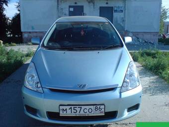 2004 Toyota Wish Pictures