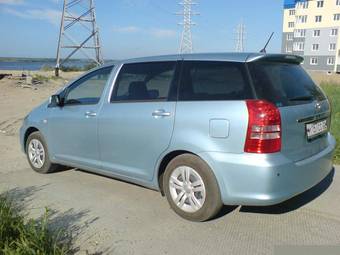 2004 Toyota Wish Wallpapers