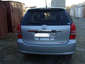 2004 Toyota Wish Photos