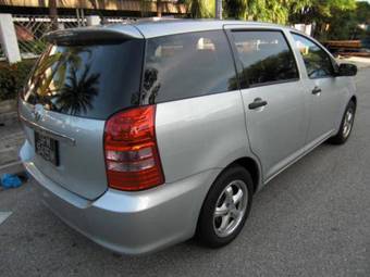 2004 Toyota Wish Wallpapers