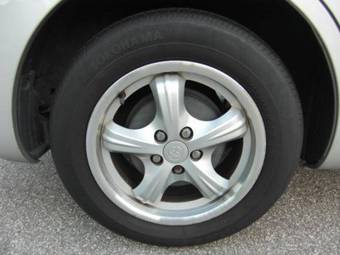 2004 Toyota Wish Pics