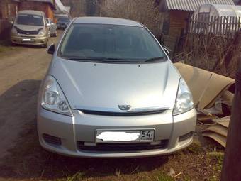 2004 Toyota Wish Pictures