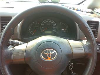 2004 Toyota Wish Photos