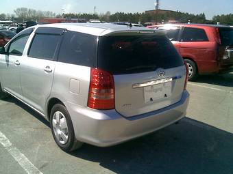 2004 Toyota Wish Photos