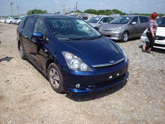 2004 Toyota Wish Images