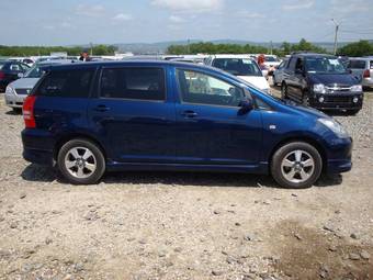 2004 Toyota Wish Pics