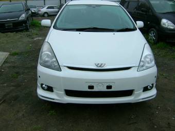 2004 Toyota Wish Pictures