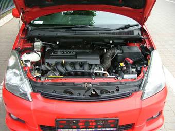 2004 Toyota Wish Pictures