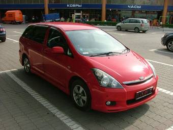 2004 Toyota Wish Pictures