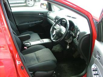2004 Toyota Wish Wallpapers
