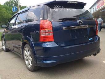 2004 Toyota Wish Pictures