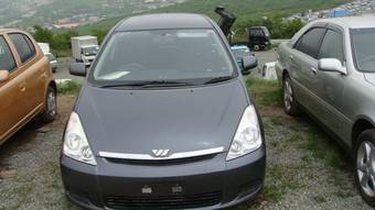 2004 Toyota Wish Photos