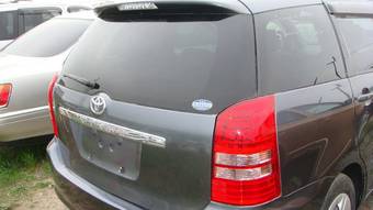2004 Toyota Wish Pictures