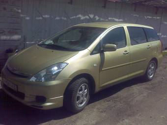 2004 Toyota Wish Pics