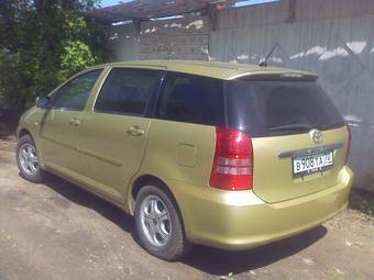 2004 Toyota Wish Pictures