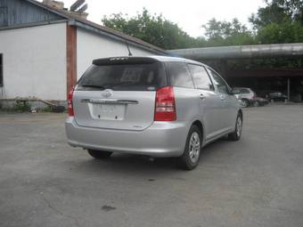 2004 Toyota Wish Pictures