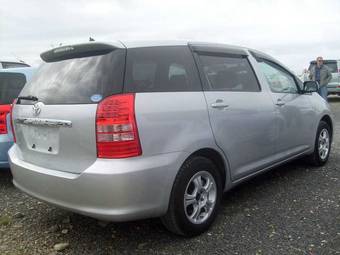 2004 Toyota Wish Photos