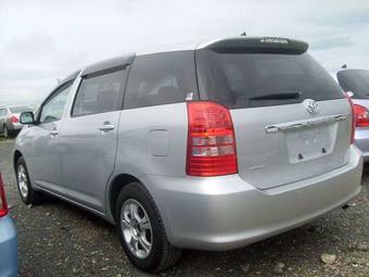 2004 Toyota Wish Photos