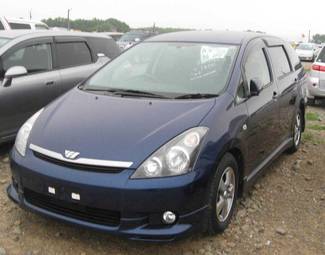 2004 Toyota Wish Images