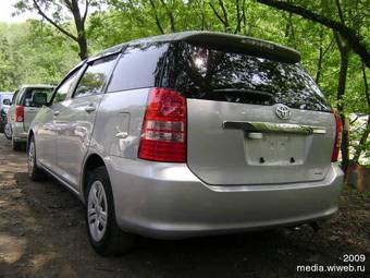 2004 Toyota Wish Pictures