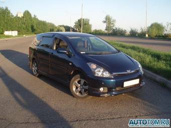 2004 Toyota Wish Photos