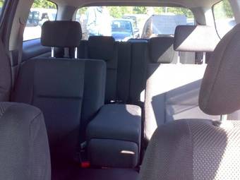 2004 Toyota Wish Photos