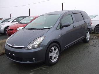 2004 Toyota Wish Pictures