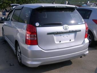 2004 Toyota Wish Photos