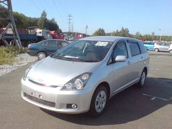 2004 Toyota Wish Pics