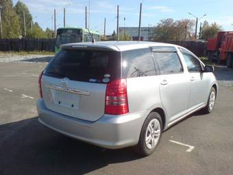 2004 Toyota Wish Pictures