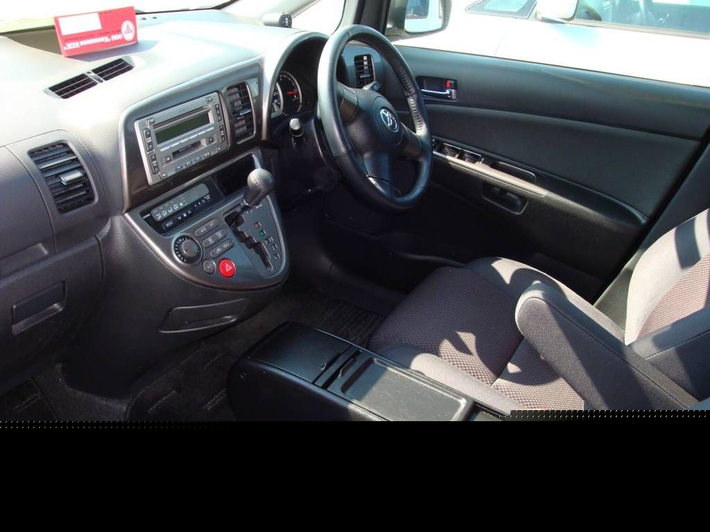 2005 Toyota Wish