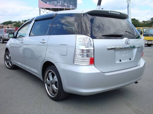 2005 Toyota Wish