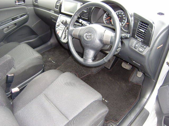 2005 Toyota Wish