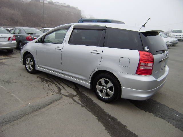 2005 Toyota Wish