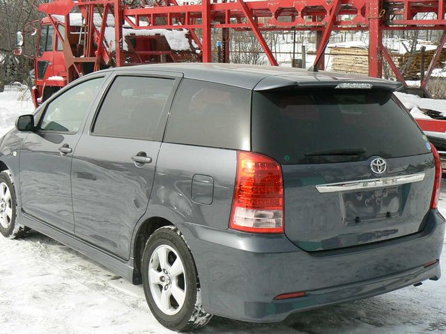 2005 Toyota Wish