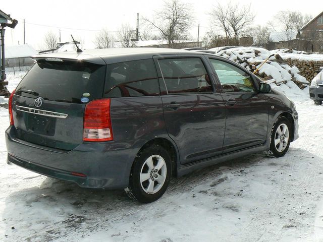 2005 Toyota Wish