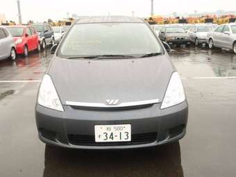 2005 Toyota Wish Pictures