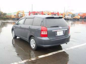 2005 Toyota Wish Photos