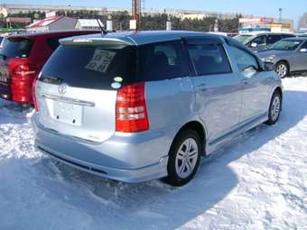 2005 Toyota Wish Photos