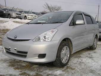 2005 Toyota Wish Pictures