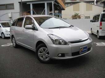 2005 Toyota Wish Pictures