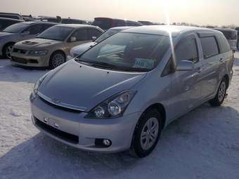 2005 Toyota Wish Pictures